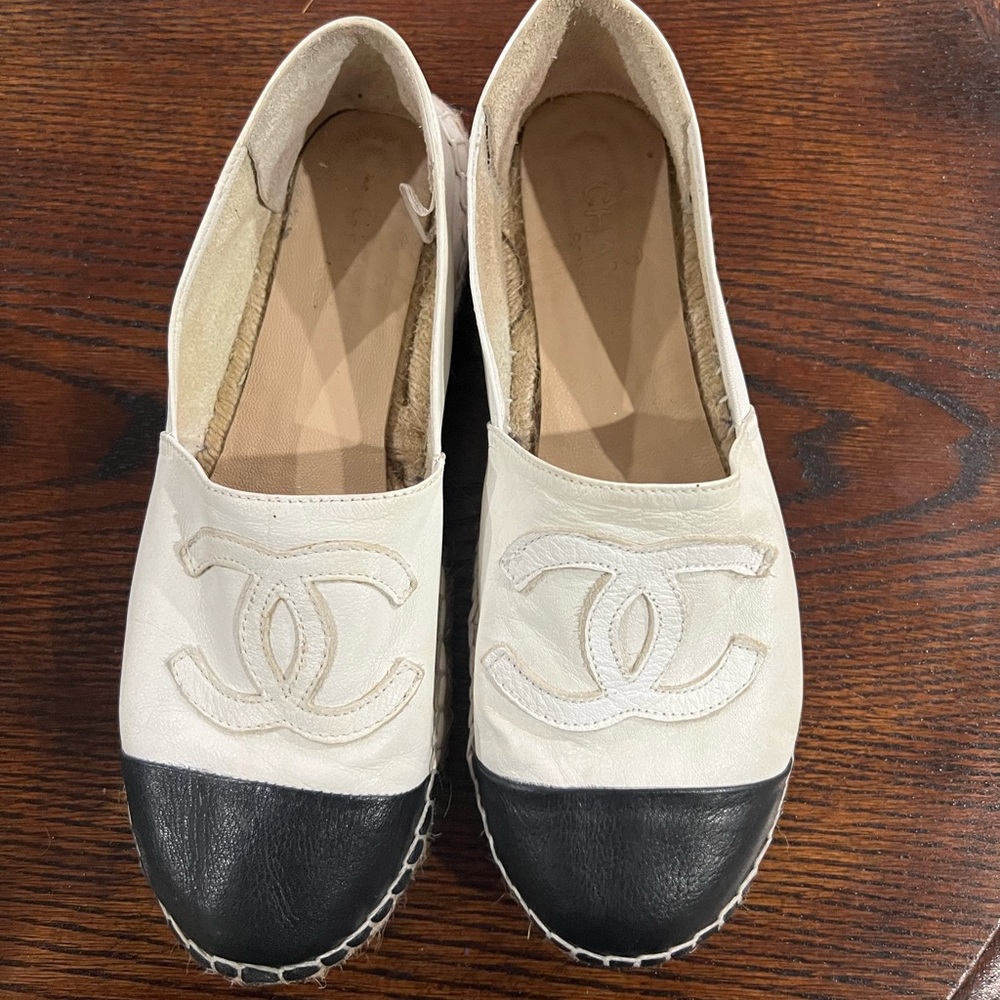 Chanel espadrilles black and white
